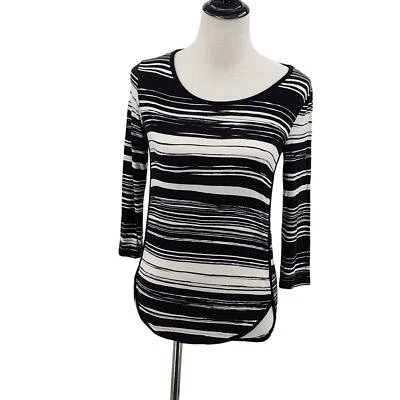 Top elástico Willi Smith ligero manga 3/4 dobladillo redondeado alto-bajo para mujer talla XS Foto 1 de 4