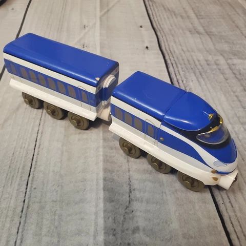 TOMY HANZO Chuggington 2013 Diecast Train Locomotive and Passenger Coach Car Cover