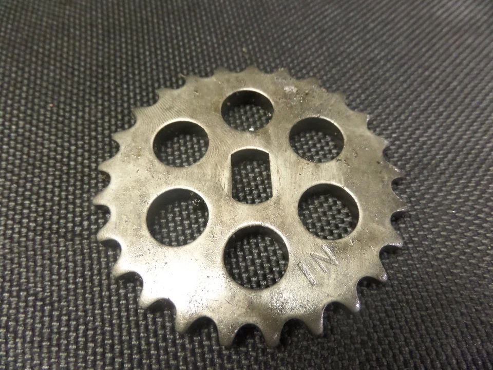 1985 年 HONDA SHADOW VT700C 发动机齿轮 SPROCKET IN — 第 1/1 张图片