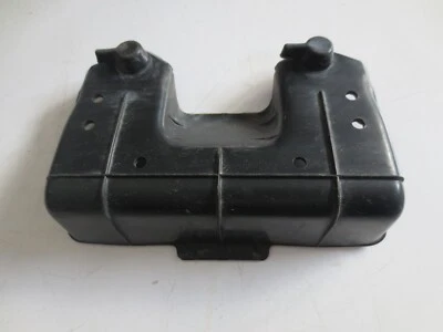 Honda Big Red 250 ES 1987 ATC usado OEM kit de herramientas de plástico tapa de cubierta de almacenamiento Foto 1 de 2