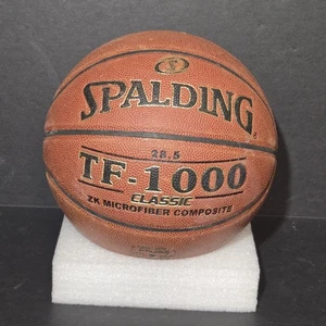 Pallacanestro da interno Spalding TF-1000 28,5 usato - uso interno - Foto 1 di 7