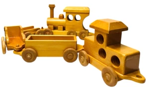 Vintage Holzeisenbahn Set Rolllok, Begleitwagen & 3 Beiwagen Handarbeit von AFD - Bild 1 von 14