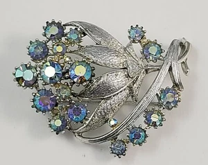 Broche de flores vintage Pegasus CORO azul AB estrás tono plateado - Imagen 1 de 7