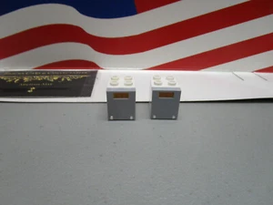 LEGO (2) WHITE, CONTAINER,BOX WITH LIGHT BLUISH GRAY DOOR, 2 x 2 x 2 - Picture 1 of 4