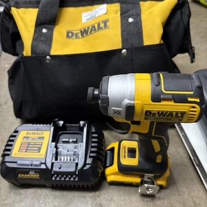 DEWALT DCF887P1 20 V MAX XR 1/4 Zoll Akku 3-Gang Schlagschrauber Set Neuwertig Set - Bild 1 von 9