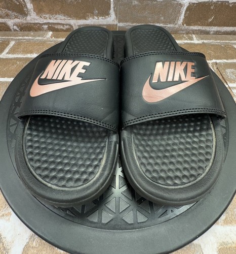 Sandali Nike Benassi JDI Slides nero oro rosa rosa 343881 007 donna taglia 6