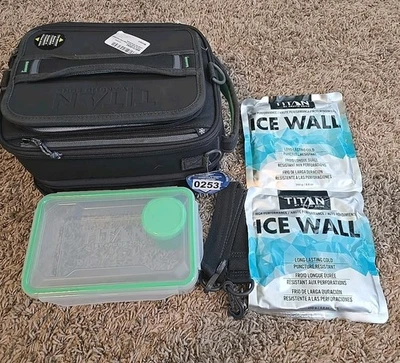 Refrigerador Titan Arctic Zone expandible resistente al aplastamiento bolsa de almuerzo fría gris verde Foto 1 de 4