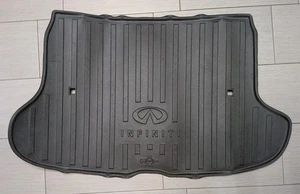 Alfombrilla de goma trasera para maletero Infiniti Q50 2014-2024 sedán revestimiento de carga original OEM - Imagen 1 de 4