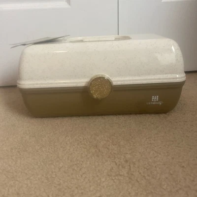 New With Tags Brown And White  Makeup Case - Imagem 1 de 4