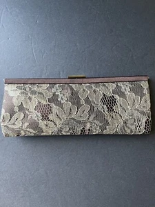 BOLSO DE NOCHE PEQUEÑO BANANA REPUBLIC MONEDERO MARRÓN BEIGE ENCAJE LATÓN CADENA DE CÓCTEL - Imagen 1 de 7