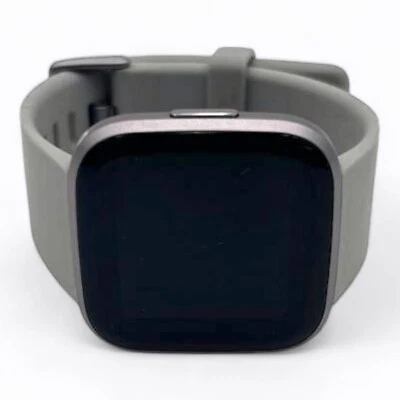 Rastreador de actividad Fitbit Versa 2 - gris piedra/niebla Foto 1 de 4