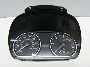 BMW 1er E87 2006-11 Tacho (2.0l 16v Diesel N47D20C) 1024982 O5544 - Bild 1 von 9