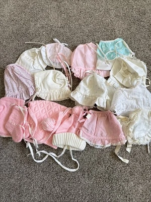 Lote de 14 gorros de bebé vintage de encaje tejido rosa blanco para niñas tallas diferentes estilos Foto 1 de 4