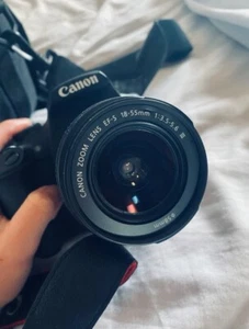 Canon EOS 2000D 24,1 Mp Cámara Réflex Kit con objetivo EF-S 18-55mm IS II -... - Imagen 1 de 6