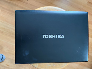 Toshiba Portege R930 13.3" | i5-2.6GHz | 4GB 240GB SSD Windows 10 Pro
