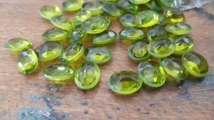 ♡Nr.G8- 12 Stück alte Glassteine grün oval Facettenschliff 10 x 8 mm Neugablonz♡ - Picture 1 of 1