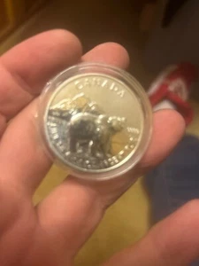2011 Canada 1 oz Silver Wildlife Series Grizzly Bear (in air-tite capsule) - Picture 1 of 2