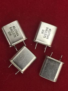 R462.575 SDK 49.01944 crystals Lot 0f 19pcs - Picture 1 of 1