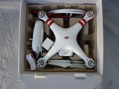 Drone Cuadricóptero Estándar DJI Phantom 3 - Sin cámara. Foto 1 de 4