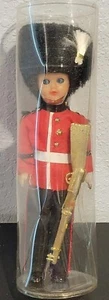 Vintage Persaud London Rifle Guard Doll in Case 8" • Case Is Worn - Bild 1 von 6