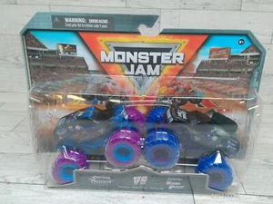 Monster Jam Son-uva Digger Vs Mohawk Warrior Spin Master 1:64 2024 Die Cast - Imagen 1 de 6