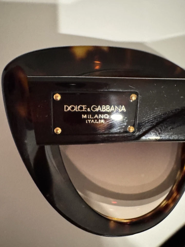 Элегантный черепаховый дизайн. Iconic брендинг Dolce & Gabbana. - Изображение 1 из 4