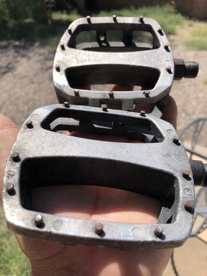 PEDALES ESPECIALIZADOS ESTILO 9/16 DX  Foto 1 de 4