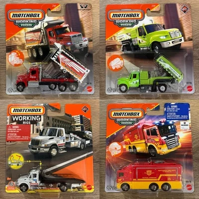 Matchbox PLATAFORMAS DE TRABAJO - Lote de 4 - Camión de volteo/remolcador, barredora, centro de mando Foto 1 de 4