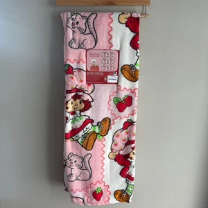 New Strawberry Shortcake Pink Red Throw Blanket 50x70 Custard Cat Vintage Style - Picture 1 of 3