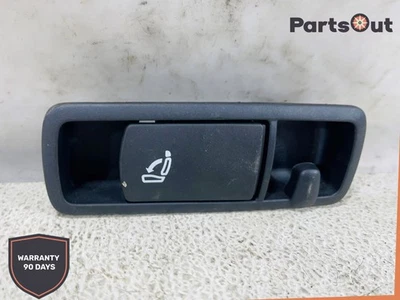 2010-17 奥迪 A5 S5 RS5 后座上靠背躺椅手柄水平右侧 — 第 1/4 张图片