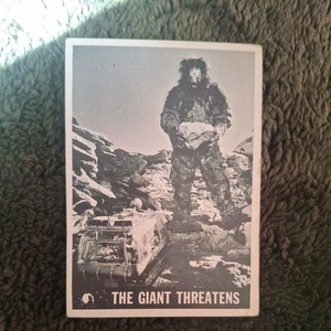 LOST IN SPACE #49 Topps 1966 card - U.S.A. vintage tv sci-fi THE GIANT THREATENS - Picture 1 of 2