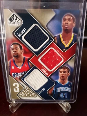 2009-10 SP Game Used Three Star Swatches Hibbert DeAndre Jordan KOUFOS #045/125 - Image 1 of 4