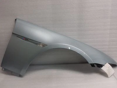  BMW M6 RH 2006, guardabarros plateado del pasajero Foto 1 de 4