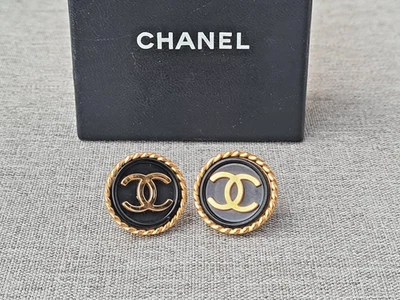 Pendientes con clip CHANEL dorado negro botón cuerda borde logotipo CC - auténticos de colección Foto 1 de 4