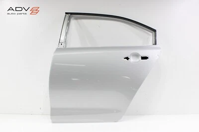 Toyota Corolla 2020-2024 sedán trasero izquierdo lado del conductor panel de carcasa OEM Foto 1 de 4