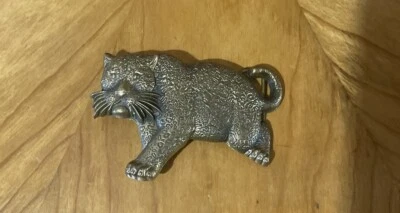 Hebilla de cinturón de latón macizo vintage 1979 con recorte de gato leopardo por Baron BBB Taiwán 6124 Foto 1 de 4