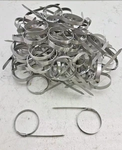 100 Pack Band-It 9/16" – 1-3/4" Preformed Clamp Lip-Lock Stainless Steel JS2459 - Picture 1 of 5