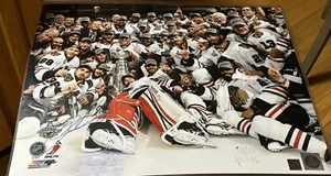 Chicago Blackhawks Patrick Kane Autographed Team Photo 16 X 20 - Picture 1 of 3