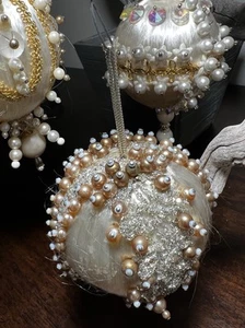 VTG Push Pin Handmade Christmas Ornaments Beaded Iridescent Pearl Embellish X5 - Bild 1 von 12