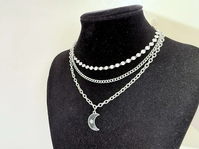 COLLAR LUNA MEDIA LUNA 3 CADENAS TONO PLATA PEDRERÍA BASTANTE TRANSPARENTE-18" (531) Foto 1 de 3