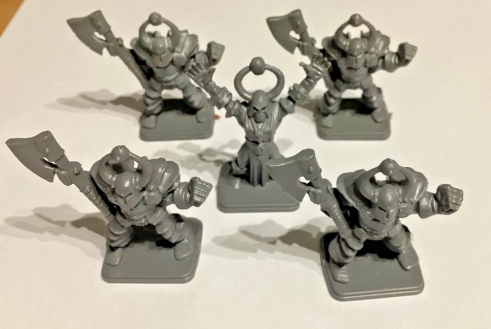 Warhammer Heroquest Chaos Warriors x 4  & Chaos Sorcerer Games Workshop GW - Image 1 of 1