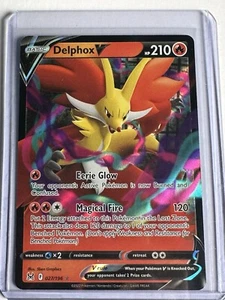 JCC Pokémon Delphox V Espada y Escudo - Origen Perdido 027/196 Holo Ultra Raro B - Imagen 1 de 2
