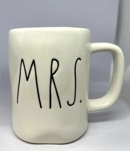 Rae Dunn~""MRS""."~Marfil~Café/Té caliente/Chocolate caliente~Taza~NUEVO CON ETIQUETAS - Imagen 1 de 6