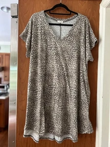 EUC Sweet Lovely by Jen braun Leopardenmuster V-Ausschnitt Oberteil kurze Ärmel 2XL - Bild 1 von 6