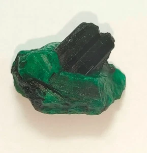 Natural Green Emerald Zambia Rough Loose Gemstone T44-2 - Picture 1 of 15