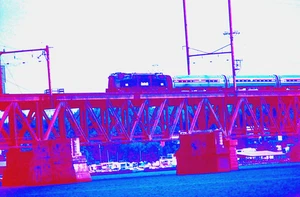 ORIGINAL KODACHROME SLIDE AMTRAK GG-1 #915 (ex-#4916) NOVEMBER 1978 - Picture 1 of 1