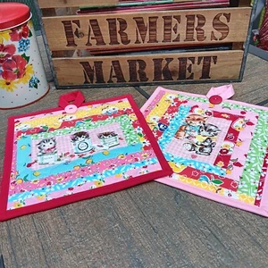 POTHOLDER HOT PAD SET - HANDMADE QUILTED RETRO VALENTINE (2) WITH HANGING LOOPS - Picture 1 of 6