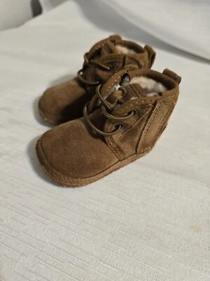  Botas de gamuza UGG Infantil DAINE CASTAÑO Botines Talla 0/1  Foto 1 de 4
