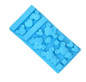 Mickey and Minnie Mouse kissing silicone mould for ice, chocolates, sweets - Picture 1 of 2