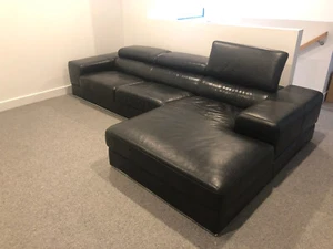 Nick Scali Black Leather L-Shaped 2 Piece Lounge - 3 1/2 Seater - RRP $6,000! - Picture 1 of 5